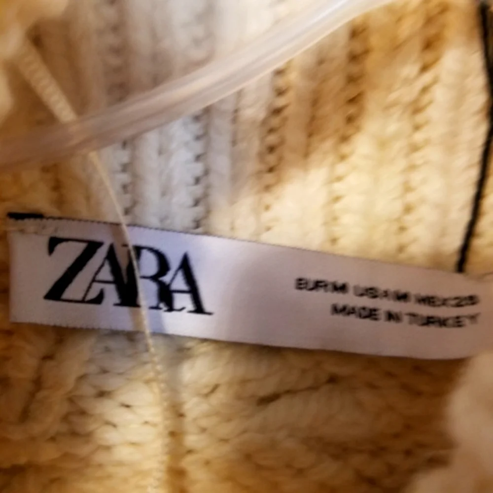 Zara Cream Cable-Knit Turtleneck Sweater with Fringe - Picture 7 of 9